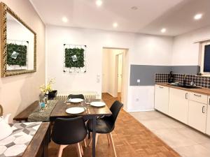 Femo - Royal Siegen - Oberstadt - separater Eingang - zentral