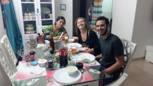 FEMALES ONLY - Luxury stay