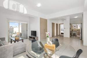 Downtown City View 2 Bedroom Apartment