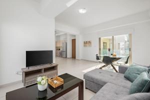 Downtown City View 2 Bedroom Apartment