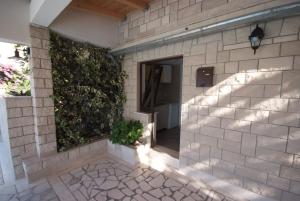 Family-friendly apartments with swimming pool Trpanj, Peljesac - 15603