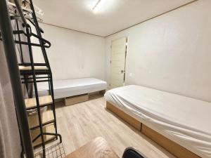 Shelter Ewha 1 Apartment