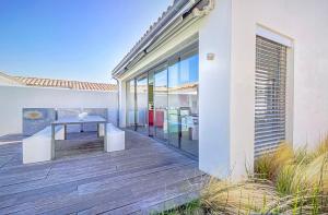 Quiet house near beach