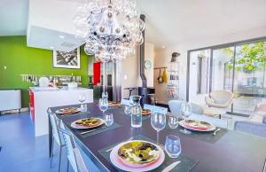 Quiet house near beach