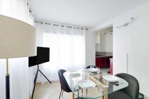 Beautiful Apartment 2BR 6P – Eiffel Tower