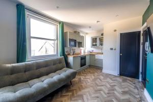 Luxury Chandos Flat by Prescott Apartments
