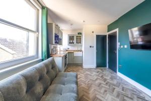 Modern Chandos Flat by Prescott Apartments