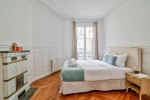 Spacious and Charming 2BR Apartment - Paris 16th