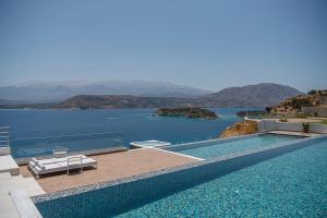 Only View Villa - Timeless Coastal Retreat by etouri