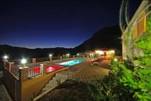 Family friendly house with a swimming pool Zavojane, Zagora - 23737