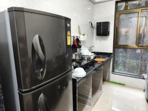 IUC 301 Private 1Bhk 3 Min Nesco Nirlon