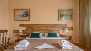 Attico Vintage Colette by Rentbeat