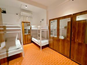 HOSHTEL99 - PRIME - Stay, Cowork & Connect