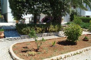 Apartments by the sea Petrcane, Zadar - 13490