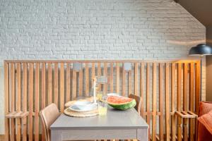 Serene Studio Oasis with Balcony in Ghent