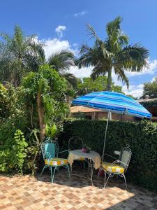 Tuchita House en Cataratas con piscina, parrilla, cochera, wifi