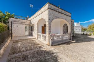 I Trulli della Collina by BarbarHouse