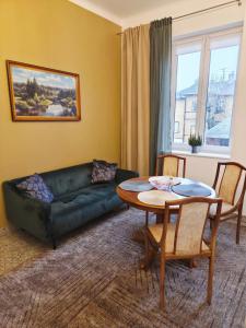 Cozy Fryko Era Home - 1929, 2 twin beds