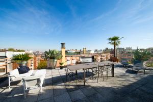 LA TERRAZZA VISTA DUOMO, piscina e campi da tennis
