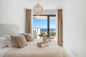 Luxury Penthouse with Big Terrace and Seaviews