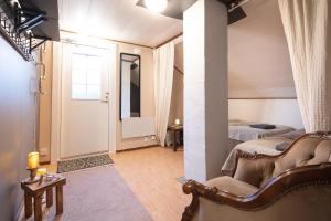 Ainola Arctic Hillside