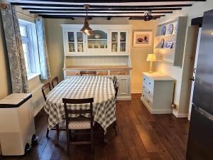 Charming 3 bed kent Cottage