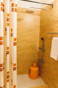 Manu Villa, Manali - A Beautiful Cottage towards Snow Capped Mountains