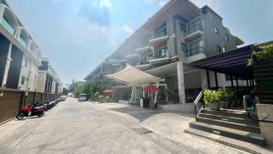 Patong Beachfront Serviced Apartment 30 meters walk to beach