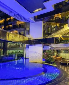 Elegant Stylish 1 Bedroom Balcony City and Manila Bay view FREE Sauna Pool GYM Makati