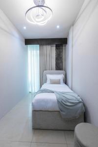 Stylish 2BR Oasis in Business Bay with Pool & Gym