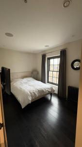 2 Bed Fulham Road Modern Apartment