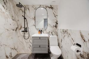 Upscale 3BR Apartment in City Center