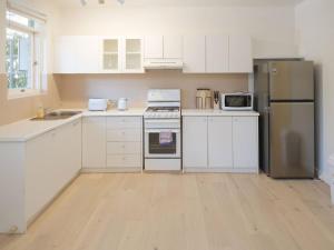 Charming Flat Near Elwood Beach