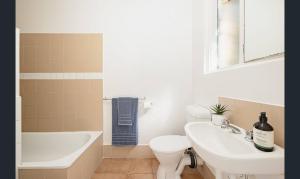 Charming Flat Near Elwood Beach