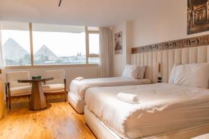 Superior Pyramids View