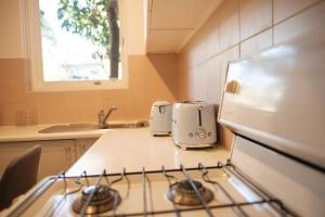 Charming Flat Near Elwood Beach
