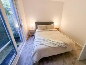 Charming Flat Near Elwood Beach