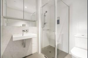 Iconic Elwood Executive 2BR Apt.