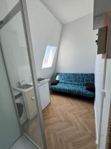 Private Studio near champs elysee with air conditioner