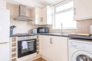 Centralised 2 Bedroom Property by Prestige Lets