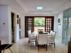 Apartamento duplex em Praia do Forte - 2 suítes