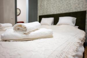 Spacious Apartment with Terrace 1-BR, Heart of Riga