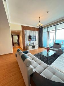 Full seaview luxury with gym,pool,jacuzzi,sauna,24x7 cafe,beach,restaurants,medical and more