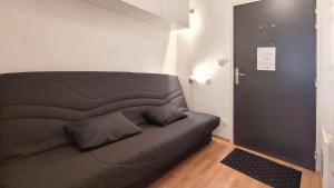 Studio tout équipé, piscine chauffée, départ skis aux pieds