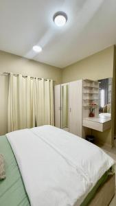 Stylish 1 Bedroom Bawsher Flat