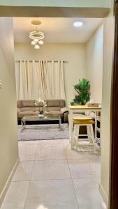 Stylish 1 Bedroom Bawsher Flat