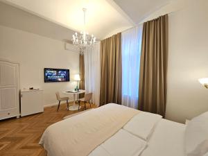 Urban Nest Wolfova by the Triple Bridge