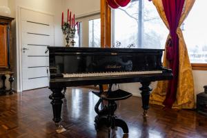 Arctic Winter Villa - Pool and Sauna