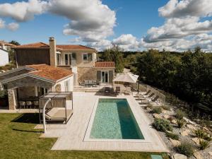 Villa Mila with private pool, BBQ and jacuzzi