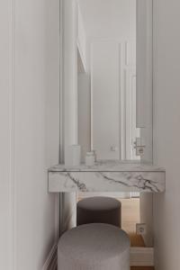 Premium Designer Apartment with Park View - by Innorental